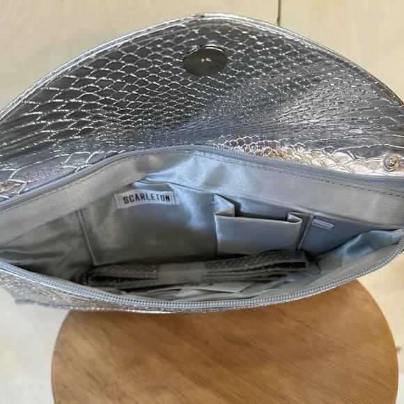 SCARLETON Los Angels Silver Snake Embossed Clutch NEW Removable Crossbody Strap - Picture 3 of 5